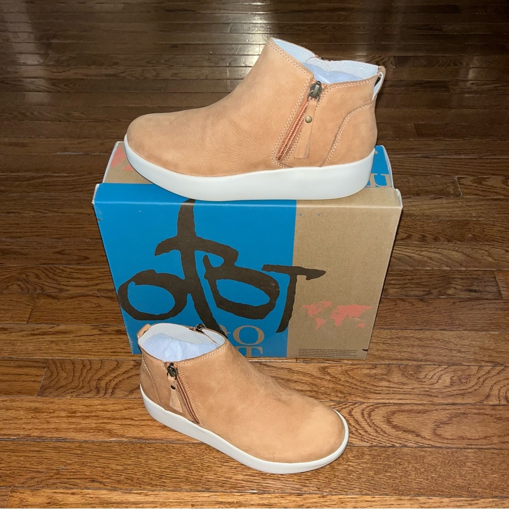 OTBT Adept Sneaker Ankle Boots Brown Suede Women’s Size 6 Platform Double Zipper